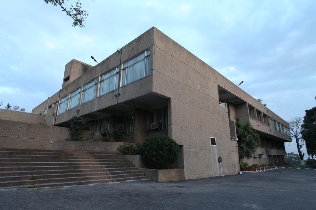 Hotel Jammu Ashok Ngoại thất bức ảnh