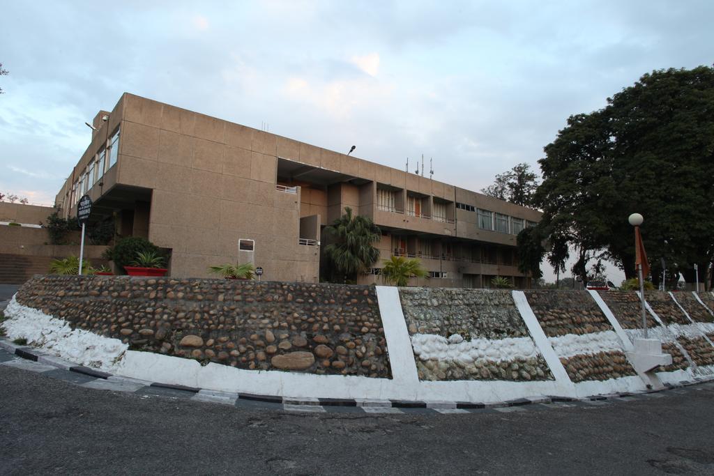 Hotel Jammu Ashok Ngoại thất bức ảnh